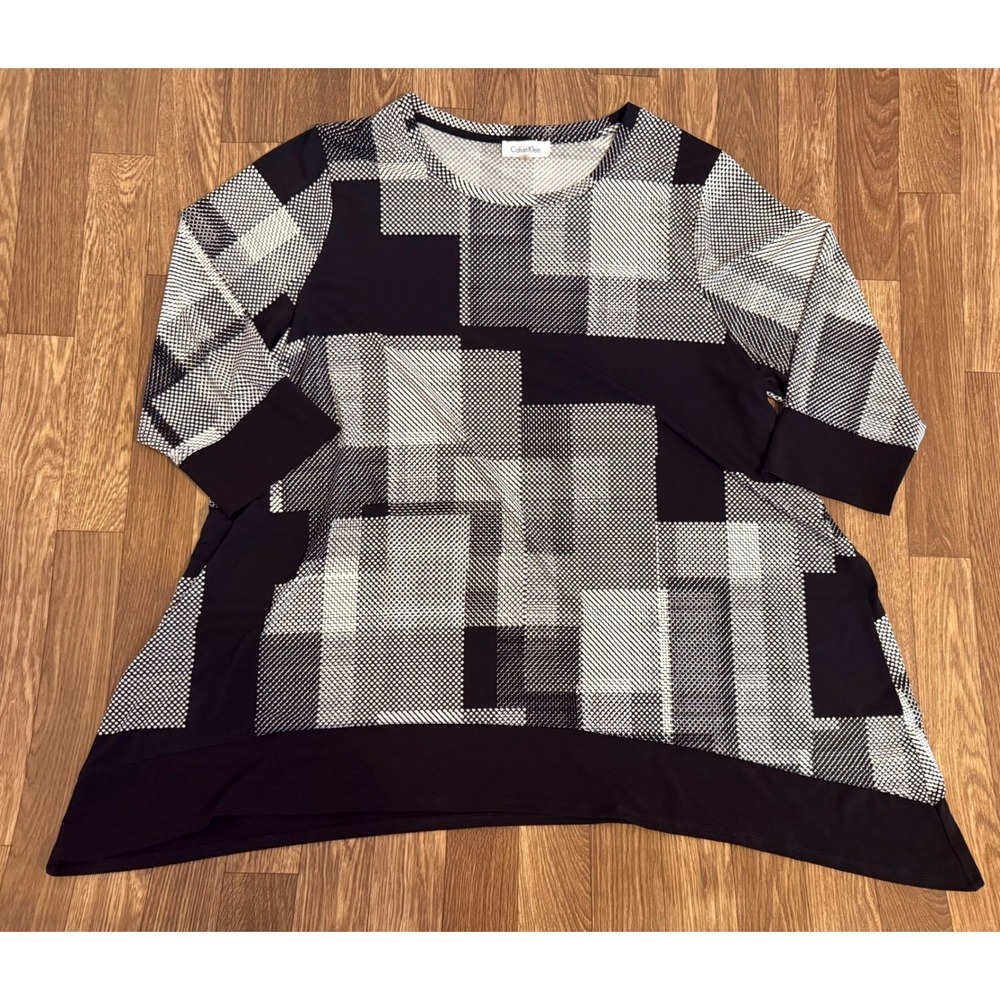 Calvin Klein Womens 1X Tunic Top Black White Geometric Sharkbite Hem 3/4‎ Sleeve